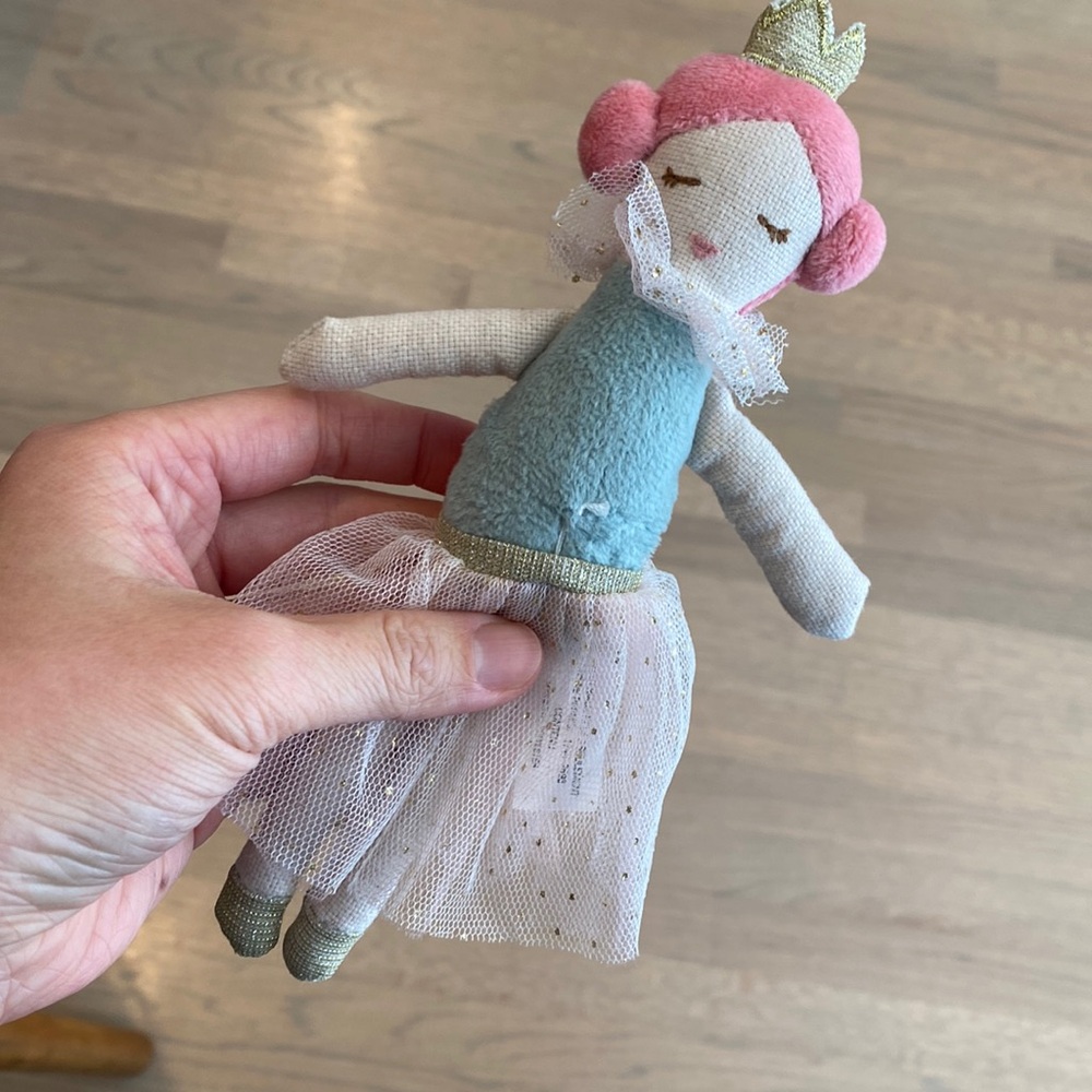 Cute handheld doll